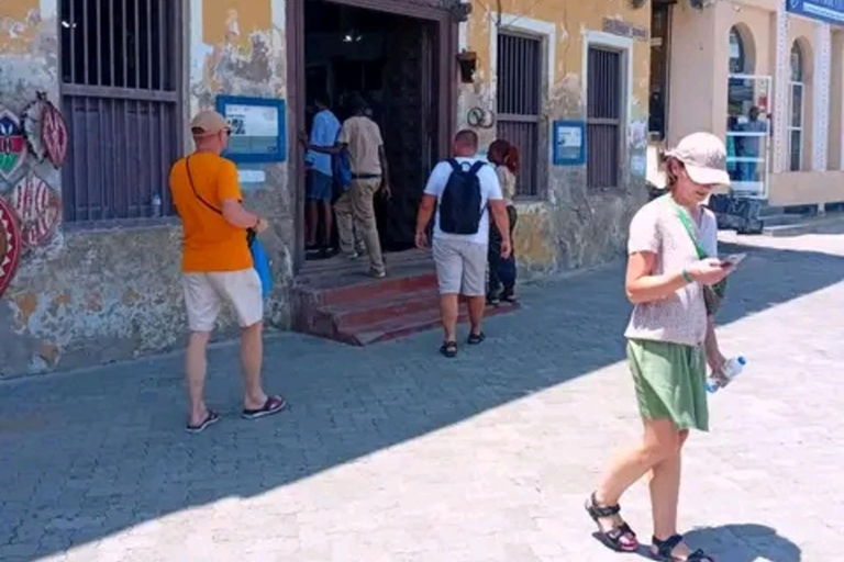 Mombasa: City Orientation Guided Tour With Rickshaw Ride.