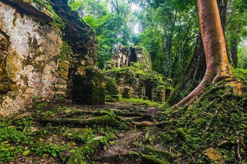 Sítios arqueológicos e selva de Bonampak e Yaxchilan