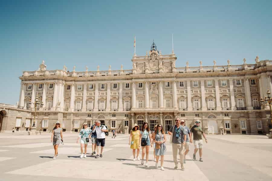 Madrid: Ohne Anstehen Königspalast & Prado Museum Tour. Foto: GetYourGuide