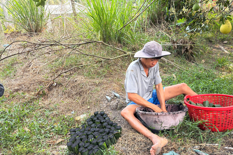 Can Tho: Floating Market, Canal, Cacao Farm & Mekong' Life Private tour with English speaking guide