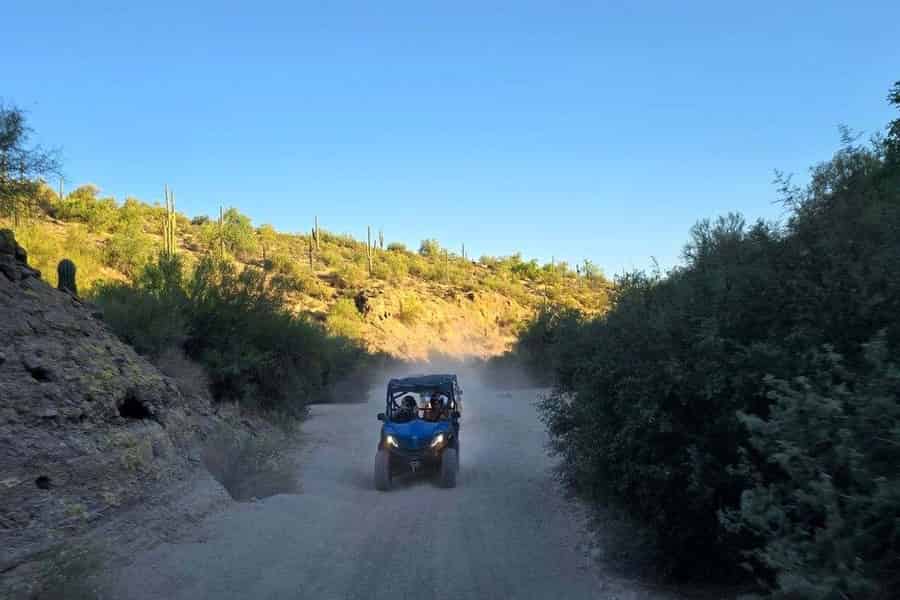 Scottsdale: Geführte Offroad-UTV-Tour bei Sonnenuntergang. Foto: GetYourGuide Scottsdale: Geführte Offroad-UTV-Tour bei Sonnenuntergang. Foto: GetYourGuide