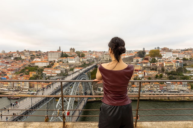 Oporto: Photo sessions in Oporto city for groups or individuals.