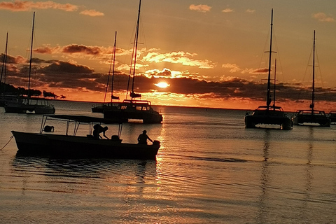 5 ilhas Passeio de barco, Snorkeling, Almoço de churrasco na praia