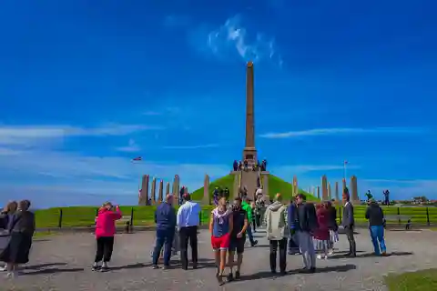 Haugesund: Guided Scenic Minibus tour of Haugesund