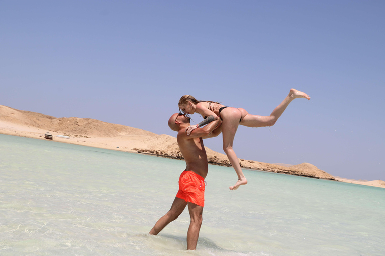 Hurghada: Orange Bay Island with breakfast, lunch & watersports Parasailing and Orange Bay with breakfast, lunch and watersports