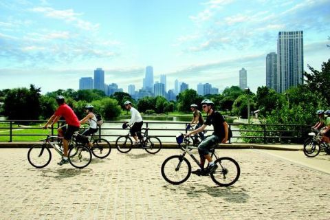 Excursão de bicicleta à beira do lago de Chicago no Lincoln Park