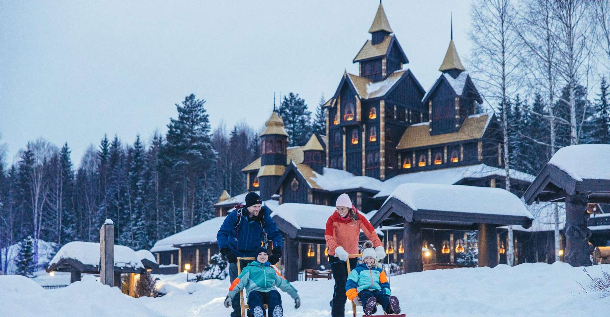 Hunderfossen Winterpark、雪と氷のおとぎ話 - Hizvo