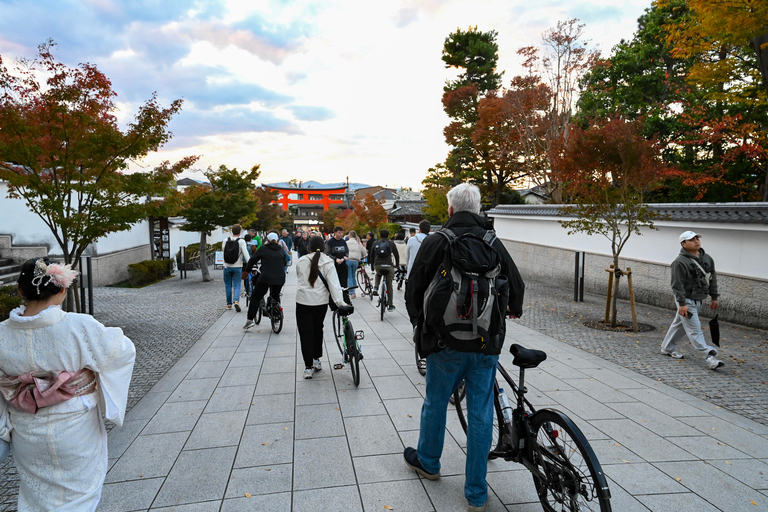 Sul de Quioto: Excursão guiada de meio dia em bicicleta com Fushimi InariSul de Quioto: Excursão de meio dia guiada de bicicleta com Fushimi Inari