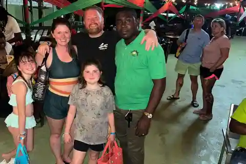 Falmouth: Visita à Lagoa Bioluminosa com Dança do Fogo
