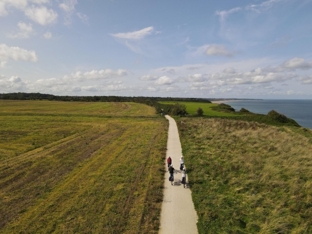 Visit E-Bike Tour from Omaha to Gold Beach One Way in Caen