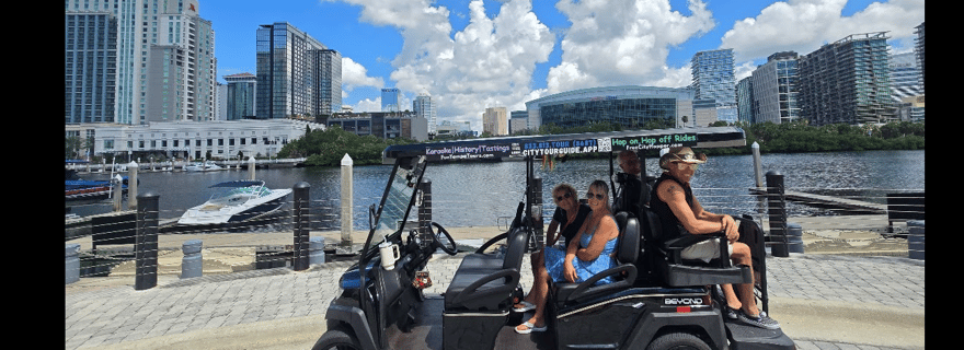 Visite de la ville en voiturette de golf avec karaoké Choisissez votre propre aventure