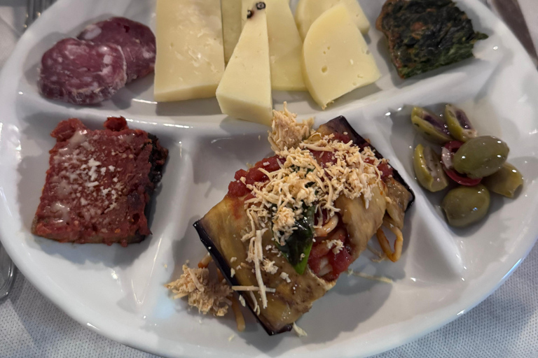 From Catania: Etna Trekking & Wine Tasting Tour with Pickup