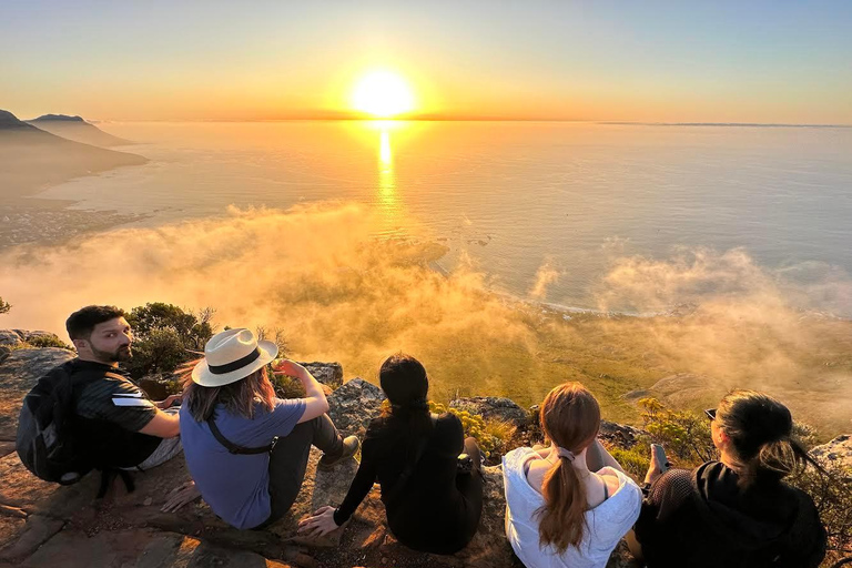 Cape Town: Guided Lion's Head Hike at Sunrise or Sunset Private Hike with Pickup from Selected Locations