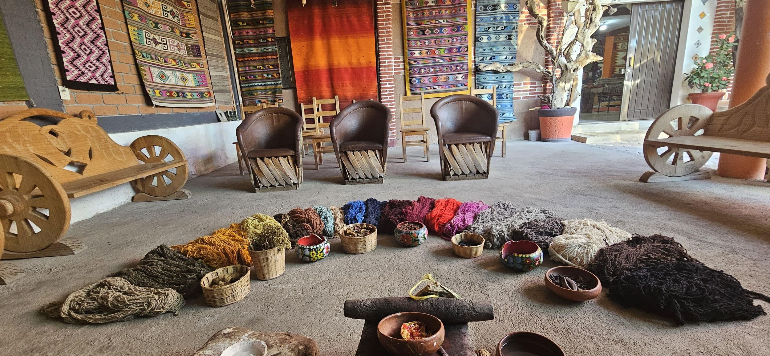 Mezcal-Route und ihre Traditionen: Arbol del Tule, Teotitlán und Destillerie