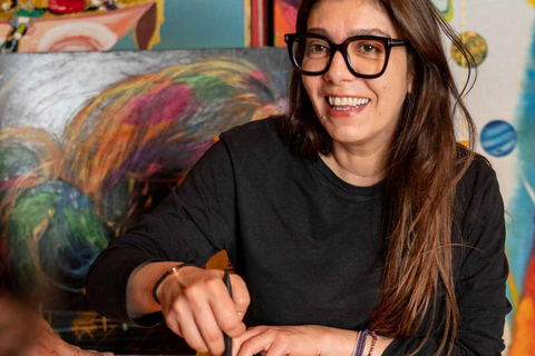 Large-scale painting and art workshop with wine in central Madrid Large-scale painting and wine art workshop in central Madrid