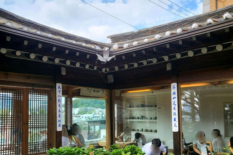 Seoul: Private Luxury Vehicle Tour - English or Spanish Seoul 5 Hour Tour - Escalade