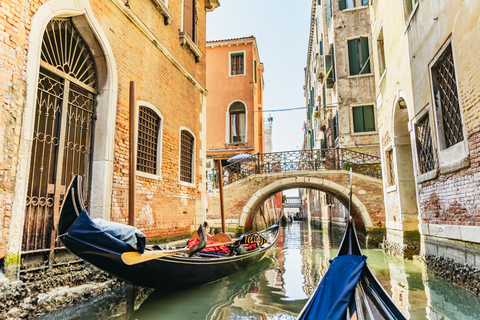 Venice: Private Gondola Ride along Grand Canal Private 30-Minute Grand Canal View Gondola Ride