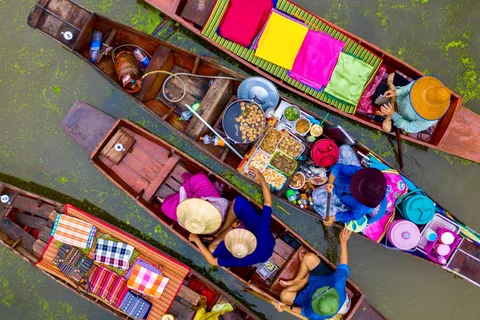Desde Bangkok: Mercado Flotante y Experiencia en el Mercado de Trenes
