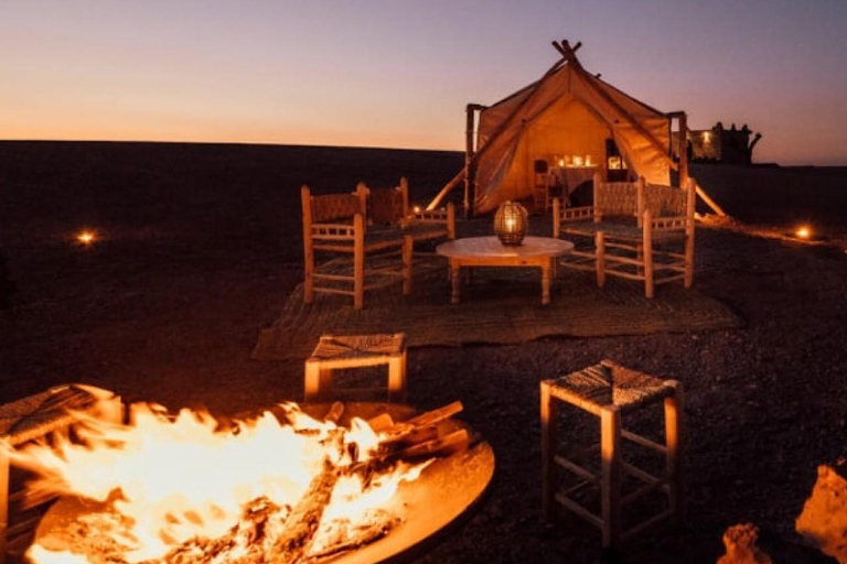 Dîner dans le désert d&#039;Agafay au départ de Marrakech et balade à dos de chameauDîner dans le désert d&#039;Agafay depuis Marrakech et promenade à dos de chameau