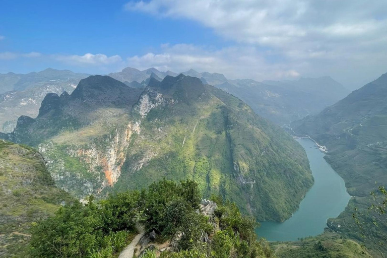 3-Day Ha Giang Motorbike Tour from Sa Pa with Driver Landing in Ninh Binh