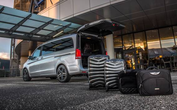 Dubai: Flughafentransfer im privaten Luxus-Minivan