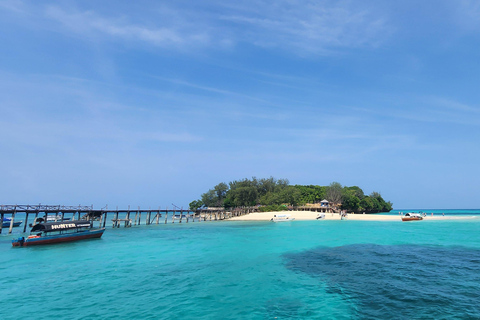 Zanzibar: Wycieczka na wyspę więzienną z pływaniem i plażowaniem