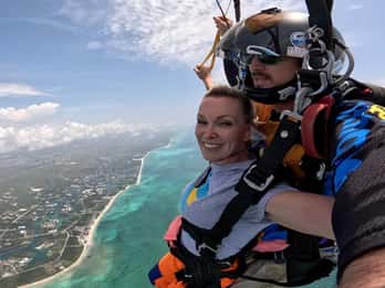 Freeport: Skydiving over the Bahamas