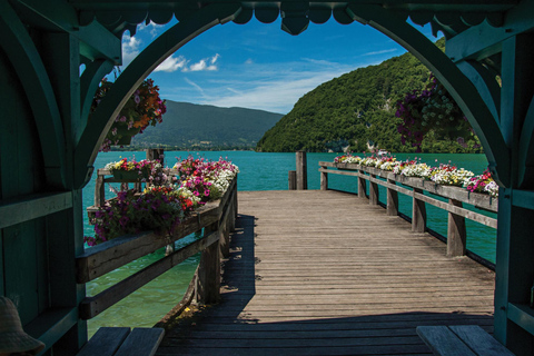 From Lyon: Annecy Private Day Trip, Boat Ride & Old Town Private Van (up to 6)