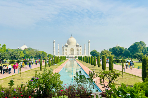 From Delhi: Taj Mahal Tour with Elephant Conservation Centre All Incl. Car + Guide + Tickets + Elephant + Lunch