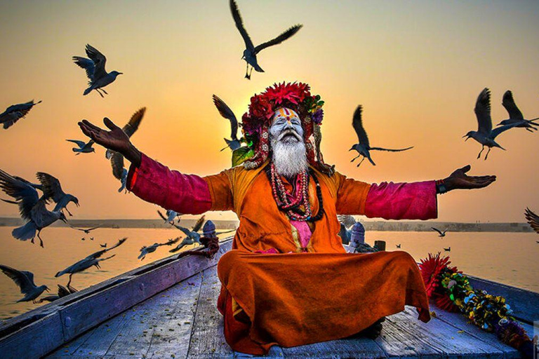 Übernachtung in Varanasi Ganga Aarti, Bootsfahrt mit Sarnath Tour