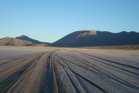 San Pedro de Atacama: Salar Uyuni - Sajama - La Paz. 5D/4N