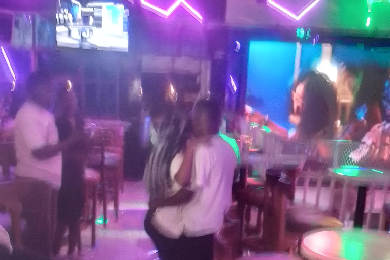 Mombasa: Nightlife Tour with Wine Tasting and Dinner