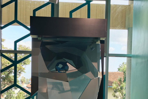 Interactive Exploration Museum of Illusions