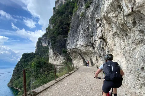 Tour in E-Bike/Gravel alla scoperta del Sentiero del Ponale