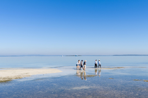 Stradbroke Island: First Nations Oyster Farm Tour & Tasting