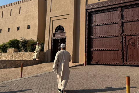 Muscat: Nizwa, Jabreen Castle & Bahla and more Sharing Tour