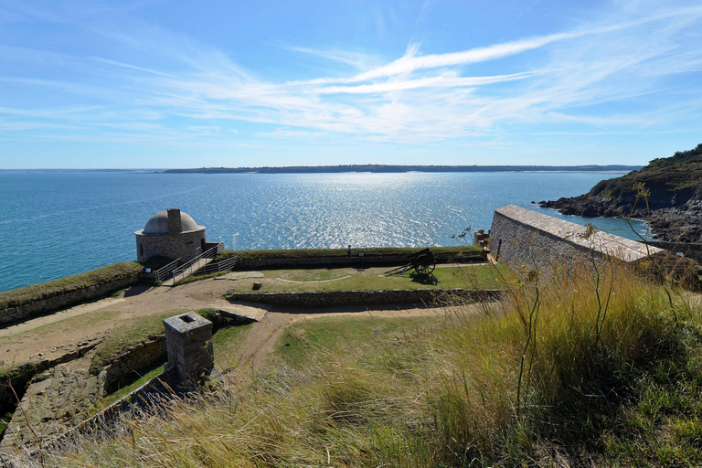 Saint-Malo &amp; Dinard- Day Trip with luxury minivan from Paris