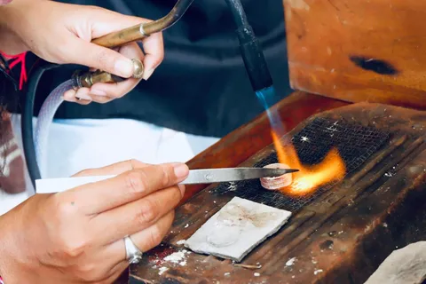 Bali: Private Silver Jewelry Making Class in Ubud
