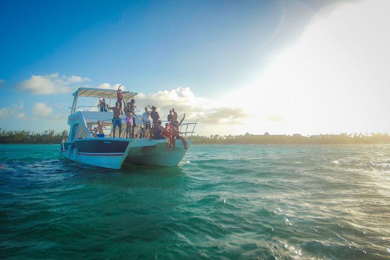 Punta Cana: Private Buggy, Horseback, Zipline & Catamaran