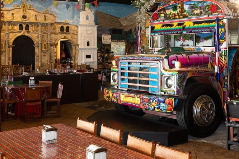 Panama City: Casco Viejo Sunset Walking Tour with Dinner