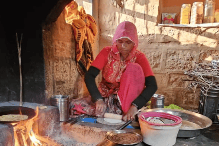 Safari na wielbłądach w Jodhpur i nocleg na pustyni