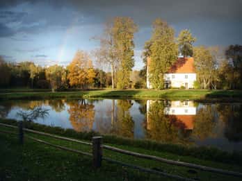 Wunderschöner goldener Herbst in Sigulda. Foto: GetYourGuide Wunderschöner goldener Herbst in Sigulda. Foto: GetYourGuide