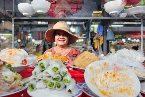 Hue: Excursão gastronómica a pé com serviço de busca no hotel e guia localTour gastronómico de rua em Hue de bicicleta