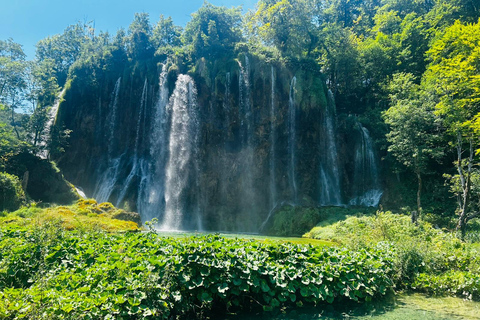 From Zagreb: Plitvice Lakes Tour with Kayaking Experience