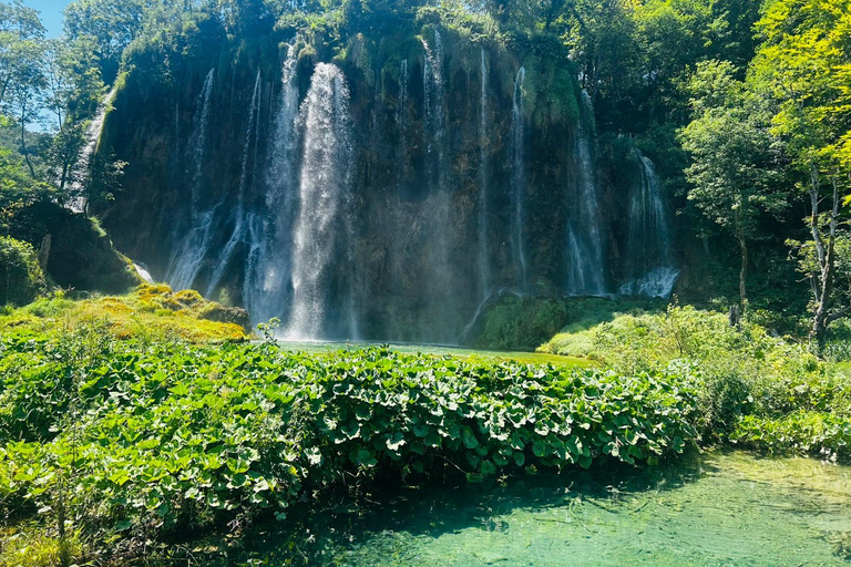 From Zagreb: Plitvice Lakes Tour with Kayaking Experience