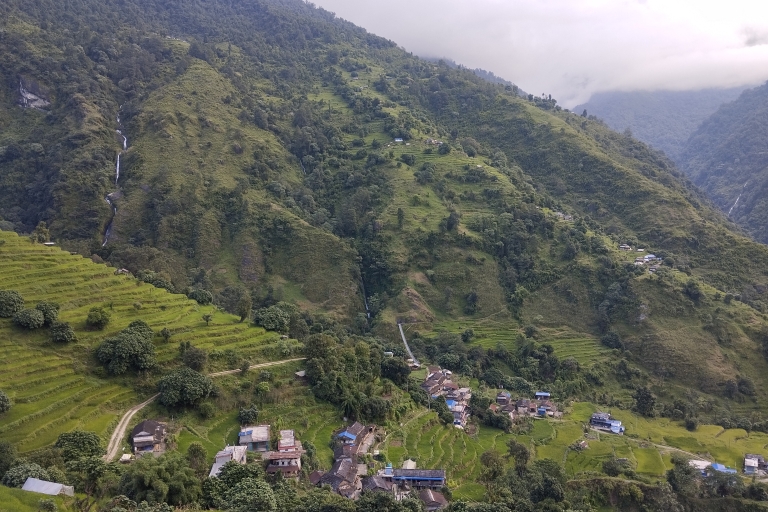 Katmandú: Senderismo guiado de 5N5 días por el fascinante Mardi HimalKatmandú: Paquete Completo de 5N5 Días de Trekking por el Mardi Himal