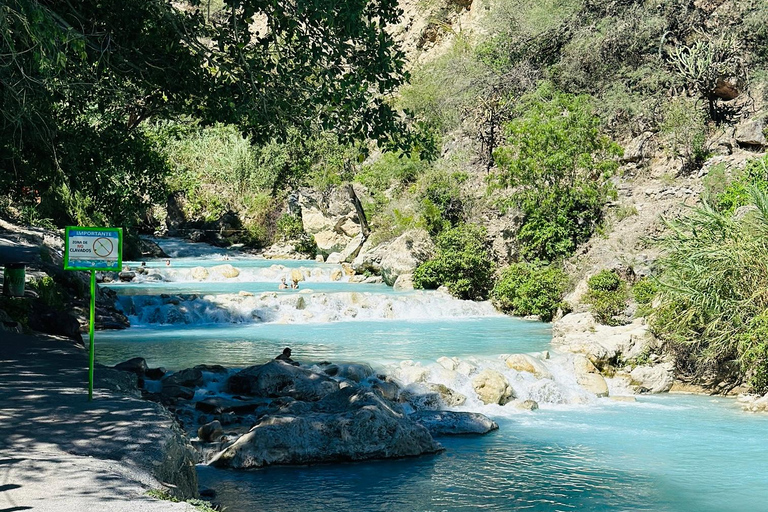 Von Mexiko-Stadt aus: Tolantongo-Grotten und Blaue PoolsAus Mexiko-Stadt: Grutas de tolantongo y pozas azules