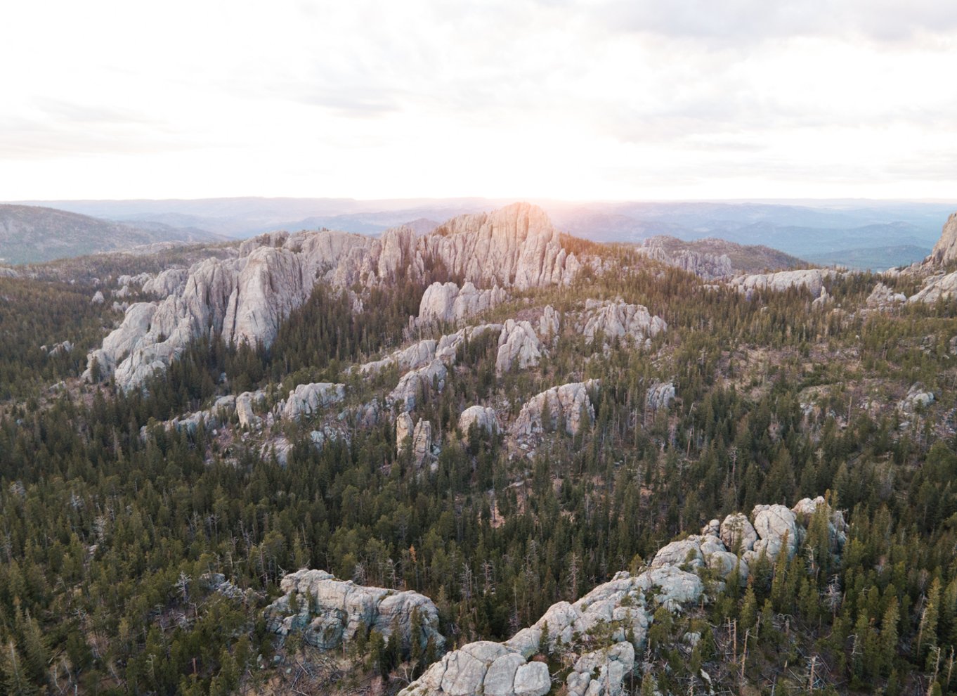 Custer: Black Hills Varmluftballonflyvning ved solopgang