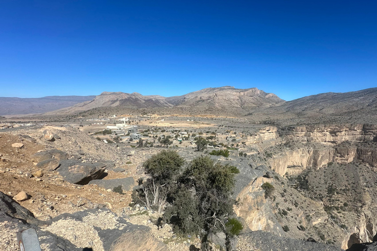 Mascate: Traslado en 4x4 a/desde Wahiba Sands, Jabal Shams o ...