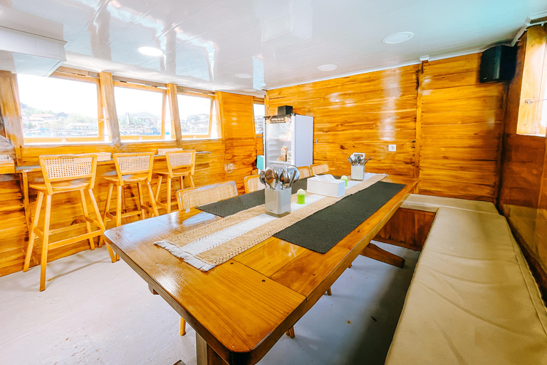 Labuan Bajo: 3-Day Komodo Sailing & Overland Tour, 12 Stops Standard Boat | 3-Day Komodo Sailing | 9 Stops | No Overland